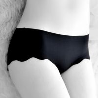 P265 - Celana Dalam Panties Hipster Seamless Hitam, Gelombang